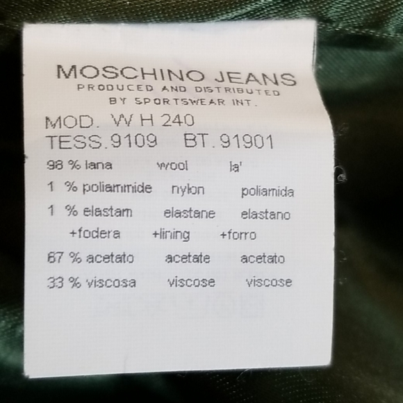 Sophisticated Moschino Duo of Jacket & Camisole. - Picture 13 of 16